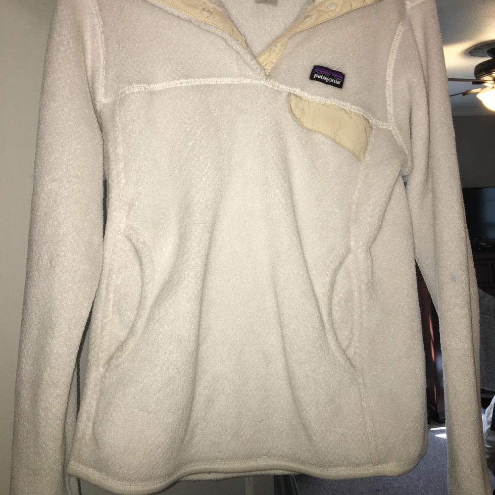 White Patagonia Pullover